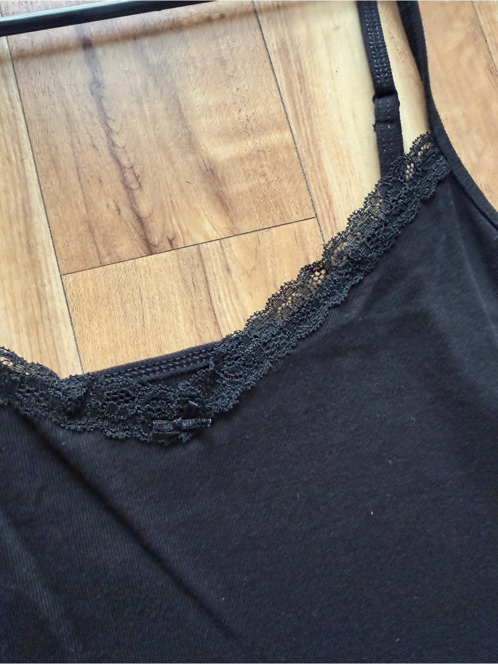 Basic black tank - Picture 2 of 4